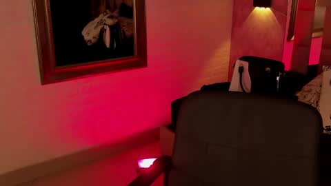 Snapshot of victoriagolden chatting on 02/11/25, 10:50 VICTORIA online show from 02/11/25, 10:50