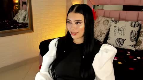 Snapshot of victoriagolden chatting on 02/16/25, 03:04 VICTORIA online show from 02/16/25, 03:04