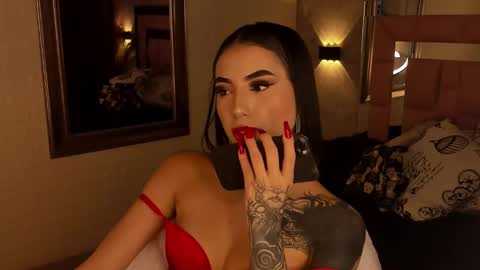 Snapshot of victoriagolden chatting on 02/25/25, 10:50 VICTORIA online show from 02/25/25, 10:50