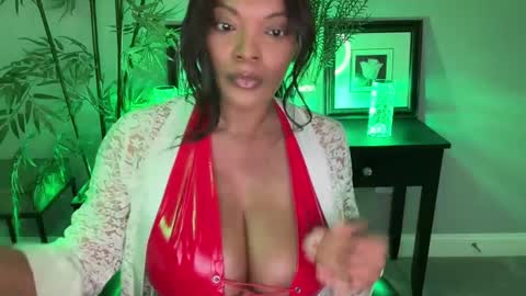 Victoria online show from 02/12/25, 08:18