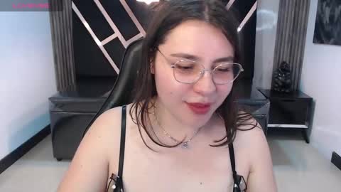 Snapshot of victoriagonzalez_ch chatting on 09/22/25, 04:20 Victoria Gonzalez online show from 09/22/25, 04:20