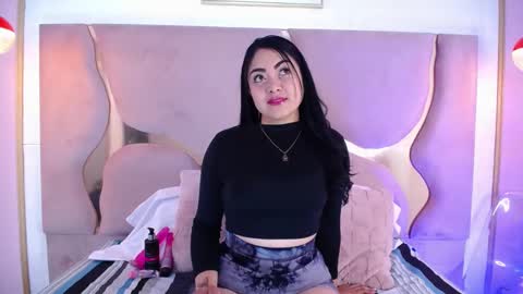 Snapshot of victoriajohns_mjs chatting on 01/22/25, 12:17 VICTORIA JOHNS online show from 01/22/25, 12:17