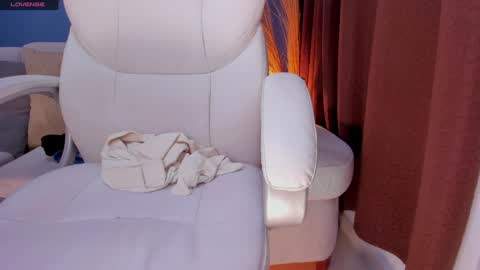 Victoria online show from 12/28/24, 06:06