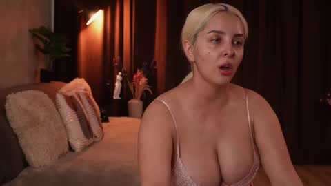 Snapshot of victoriamorrone chatting on 11/22/25, 11:59 Diddy online show from 11/22/25, 11:59