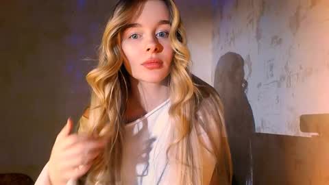 Eva and Victor online show from 12/05/24, 01:06