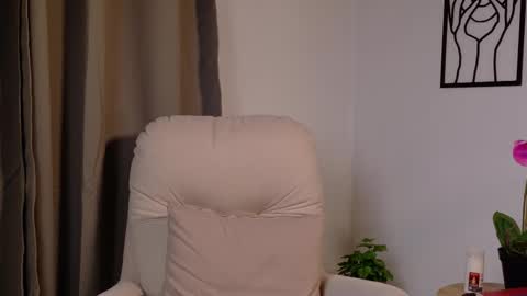 VictoriaNova online show from 02/06/26, 12:37