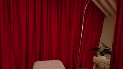 Snapshot of victorianova chatting on 03/05/26, 10:28 VictoriaNova online show from 03/05/26, 10:28