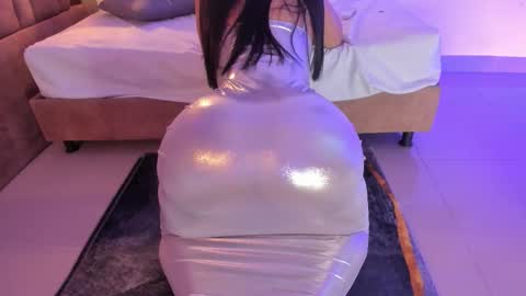 Victoria  online show from 11/13/25, 05:45