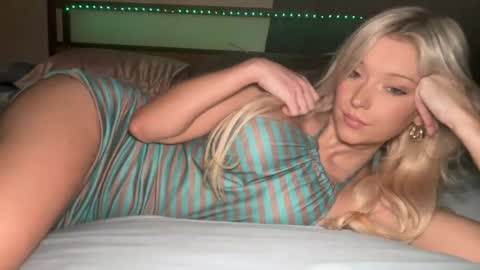 Snapshot of victoriarrose chatting on 07/07/26, 09:41 Victoriarrose online show from 07/07/26, 09:41