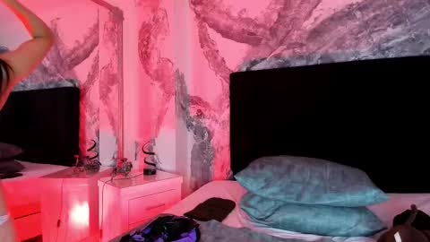 Snapshot of victoriasanz_ chatting on 12/19/25, 06:09 victoriasanz_ online show from 12/19/25, 06:09