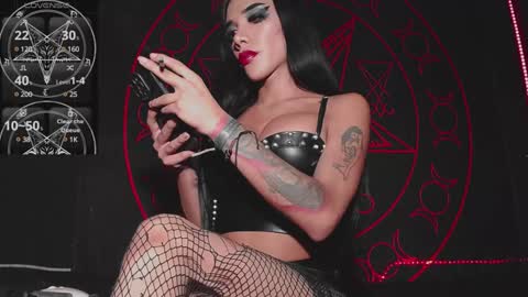 Snapshot of victoriavampire666 chatting on 02/07/25, 02:40 Victoria Vampire online show from 02/07/25, 02:40