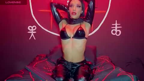 Snapshot of victoriavampire666 chatting on 09/16/25, 10:33 Victoria Vampire online show from 09/16/25, 10:33