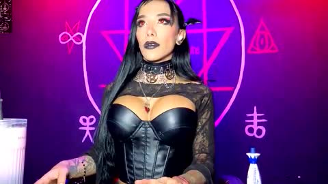 Snapshot of victoriavampire666 chatting on 10/05/25, 07:50 Victoria Vampire online show from 10/05/25, 07:50