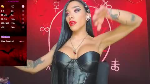 Snapshot of victoriavampire666 chatting on 11/11/25, 11:27 Victoria Vampire online show from 11/11/25, 11:27