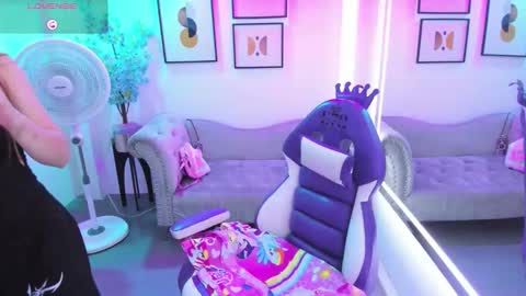 Victoria.  online show from 03/18/26, 12:30