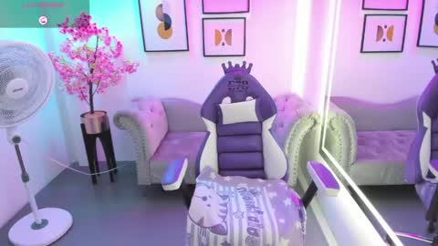 Victoria.  online show from 05/09/26, 12:21