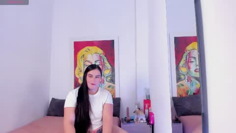 Snapshot of victoriia_munoz chatting on 06/19/26, 03:27 victoria online show from 06/19/26, 03:27