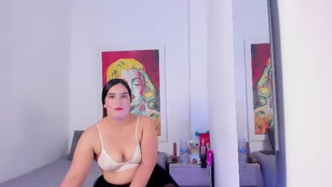 Snapshot of victoriia_munoz chatting on 06/26/26, 02:21 victoria online show from 06/26/26, 02:21