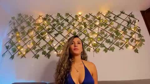 victoriia_rose_ online show from 01/12/26, 08:58