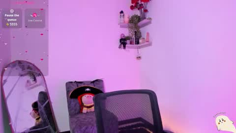   Annie  vic  online show from 10/17/25, 07:05