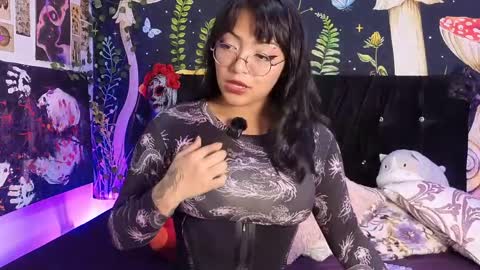 Snapshot of victoriia_thompson chatting on 04/03/26, 09:57 victoriia_thompson online show from 04/03/26, 09:57