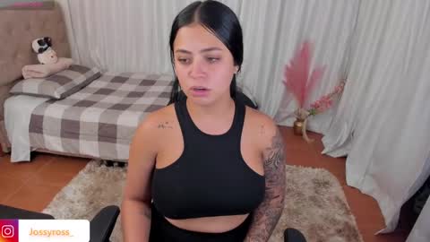 V  I C  T O R I A  online show from 12/05/24, 12:30