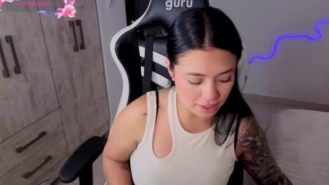 V  I C  T O R I A  online show from 02/11/26, 08:58