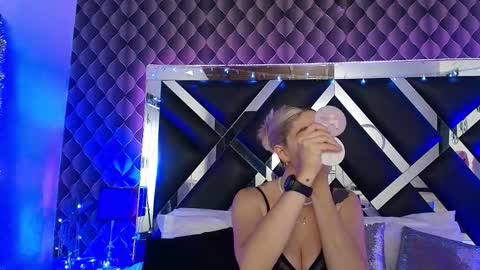 victtoria lee online show from 03/02/26, 08:04