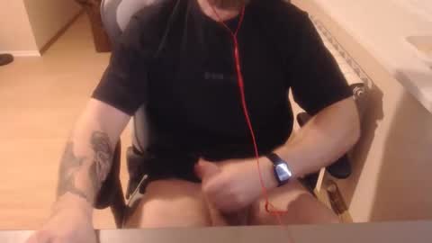 Snapshot of videmashot chatting on 02/21/26, 06:53 vade online show from 02/21/26, 06:53