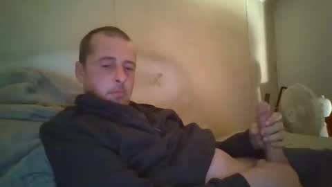 Snapshot of vids1977 chatting on 12/13/24, 01:15 vids1977 online show from 12/13/24, 01:15