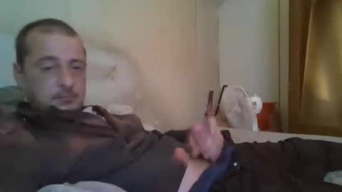 Snapshot of vids1977 chatting on 12/15/24, 04:37 vids1977 online show from 12/15/24, 04:37