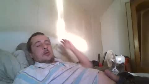 Snapshot of vids1977 chatting on 01/12/25, 03:57 vids1977 online show from 01/12/25, 03:57