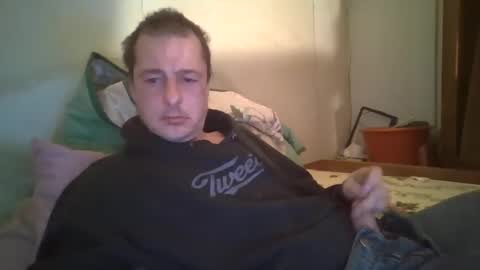 Snapshot of vids1977 chatting on 01/23/25, 12:04 vids1977 online show from 01/23/25, 12:04