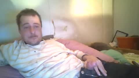 Snapshot of vids1977 chatting on 02/03/25, 12:03 vids1977 online show from 02/03/25, 12:03