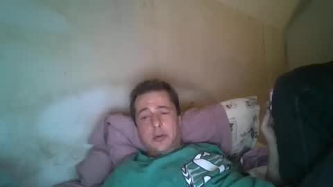 Snapshot of vids1977 chatting on 02/19/25, 07:17 vids1977 online show from 02/19/25, 07:17