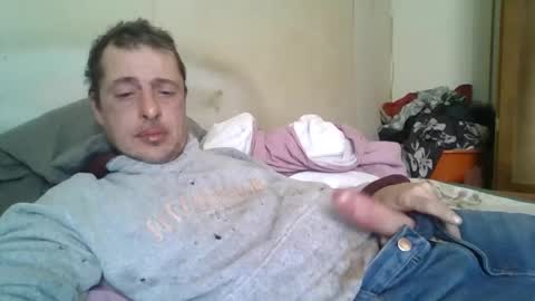 Snapshot of vids1977 chatting on 02/24/25, 09:09 vids1977 online show from 02/24/25, 09:09