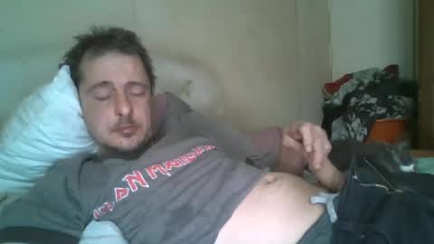 Snapshot of vids1977 chatting on 03/07/25, 04:11 vids1977 online show from 03/07/25, 04:11