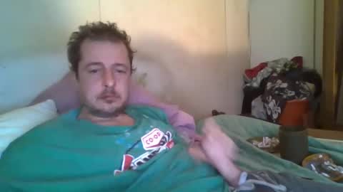 Snapshot of vids1977 chatting on 03/11/25, 02:51 vids1977 online show from 03/11/25, 02:51