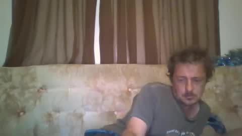 Snapshot of vids1977 chatting on 09/20/25, 03:18 vids1977 online show from 09/20/25, 03:18