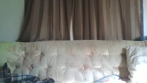 Snapshot of vids1977 chatting on 10/04/25, 04:27 vids1977 online show from 10/04/25, 04:27