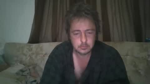 Snapshot of vids1977 chatting on 10/19/25, 07:31 vids1977 online show from 10/19/25, 07:31