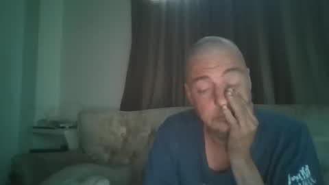 Snapshot of vids1977 chatting on 10/26/25, 02:23 vids1977 online show from 10/26/25, 02:23