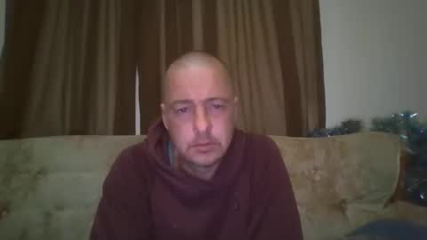 Snapshot of vids1977 chatting on 10/31/25, 11:22 vids1977 online show from 10/31/25, 11:22