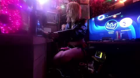 Snapshot of vievixsyn chatting on 04/21/26, 09:37 Vie ViXiiiN online show from 04/21/26, 09:37