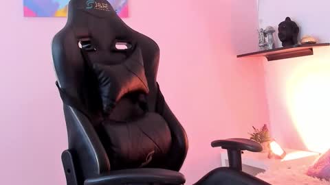 viictoria_rose online show from 12/01/25, 08:36