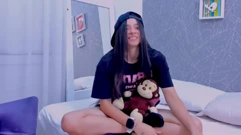 viictoriiasaenz online show from 01/19/26, 05:11