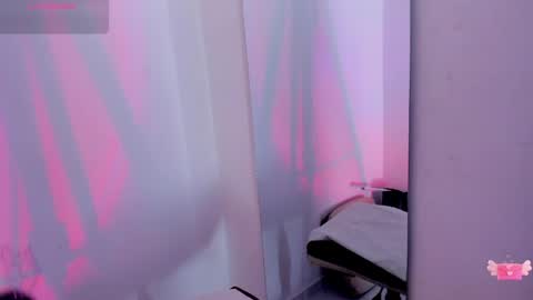 Snapshot of viioleett_cum chatting on 05/21/26, 02:02 viioleett_cum online show from 05/21/26, 02:02