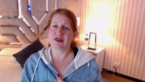Violeta online show from 12/27/24, 12:39