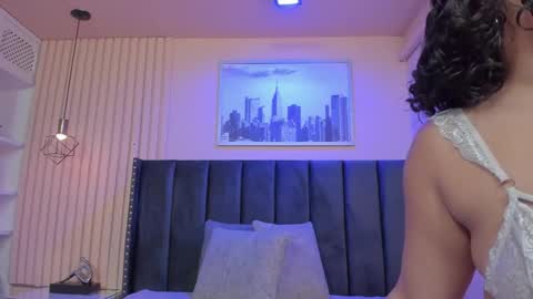 Viiolett online show from 10/25/25, 08:36