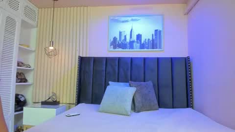 Viiolett online show from 11/18/25, 08:46